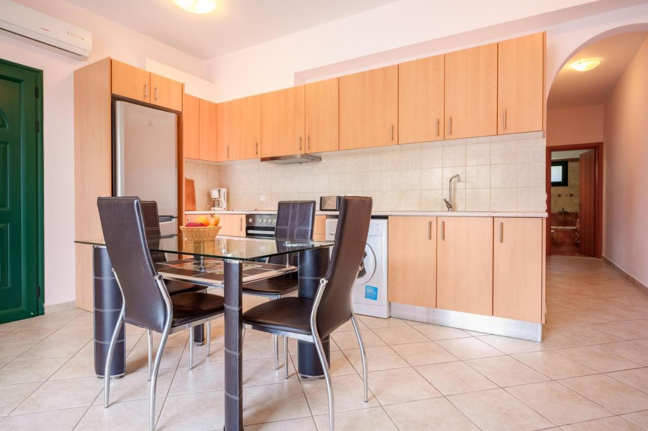 Niko'S Central Skala Apartments ภายนอก รูปภาพ